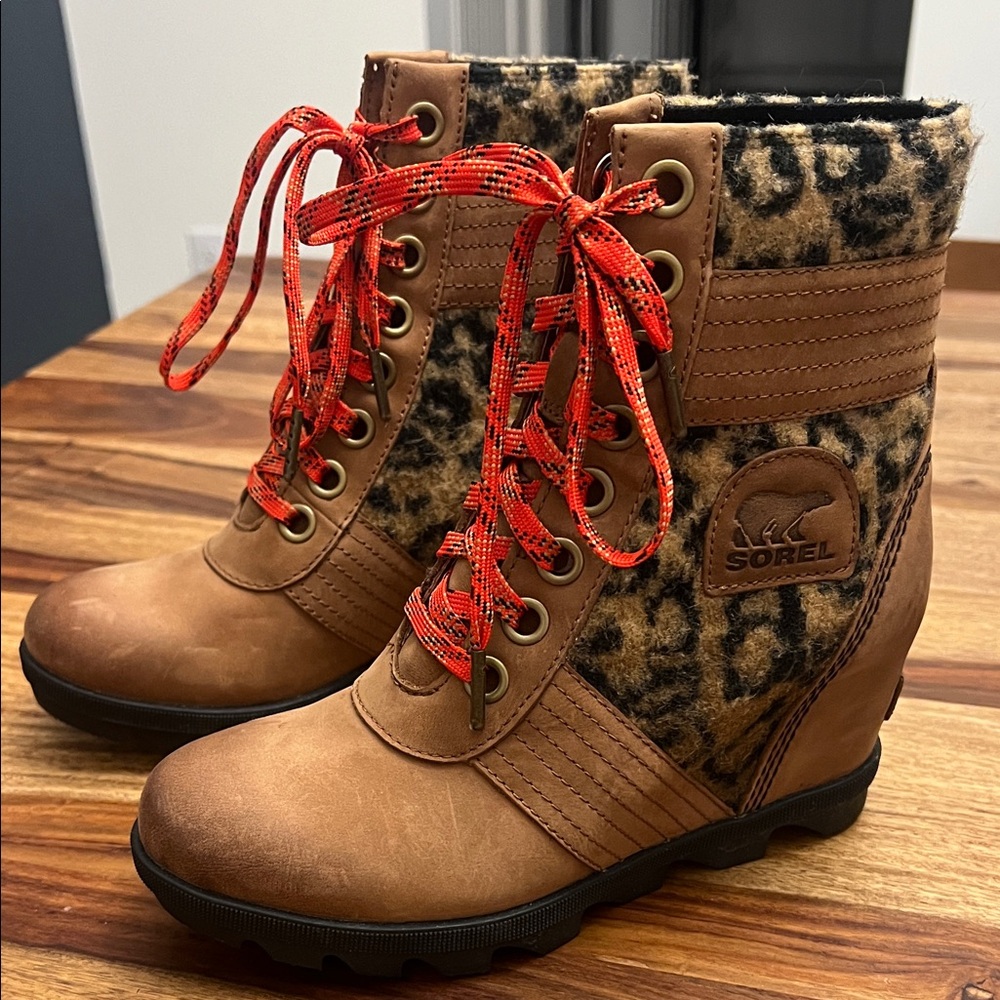 Sorel Women's Brown and Leopard Lexie Wedge Boot - 6
